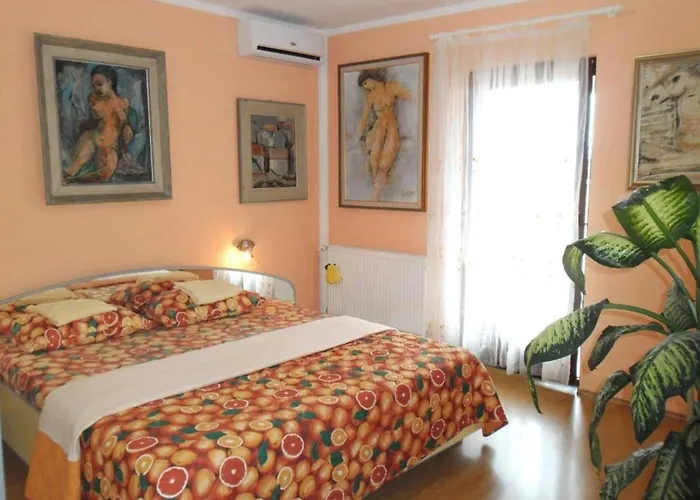 Charming Kestenovi Dvori- 1 Bedroom A3 Apartment