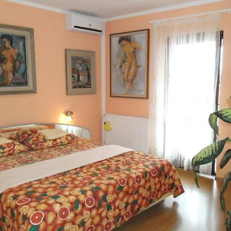 Charming Kestenovi Dvori- 1 Bedroom A3 아파트